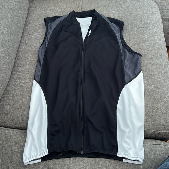 Cycling Jersey by Sugoi. Mens XL. Like new condition. - Picture 1 of 6